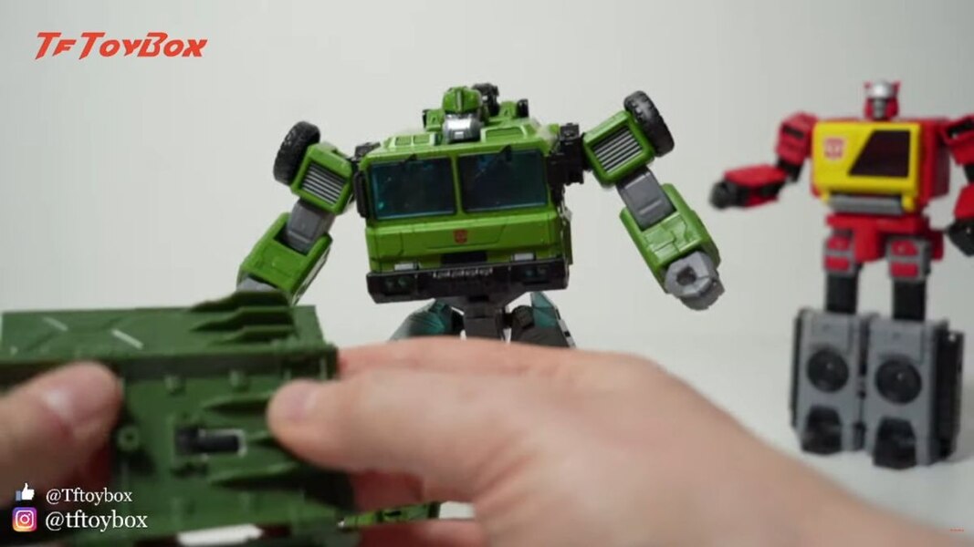 Transformers LEGACY UNBOXING Bulkhead And Blaster Eject By Tftoybox   In Hand Images  (13 of 17)